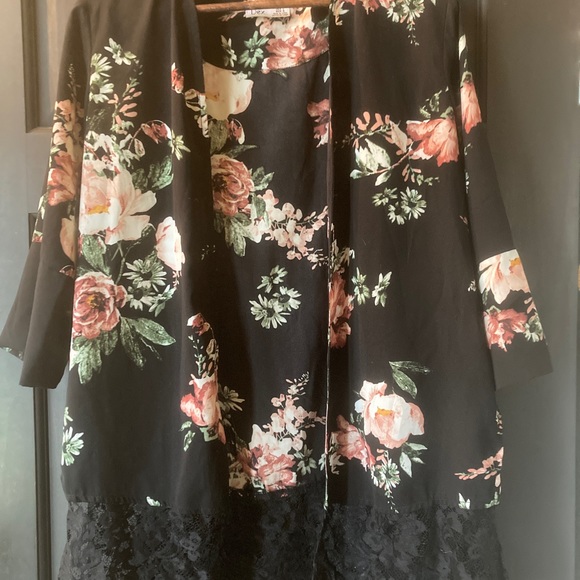 Dex Kimono - Picture 2 of 3